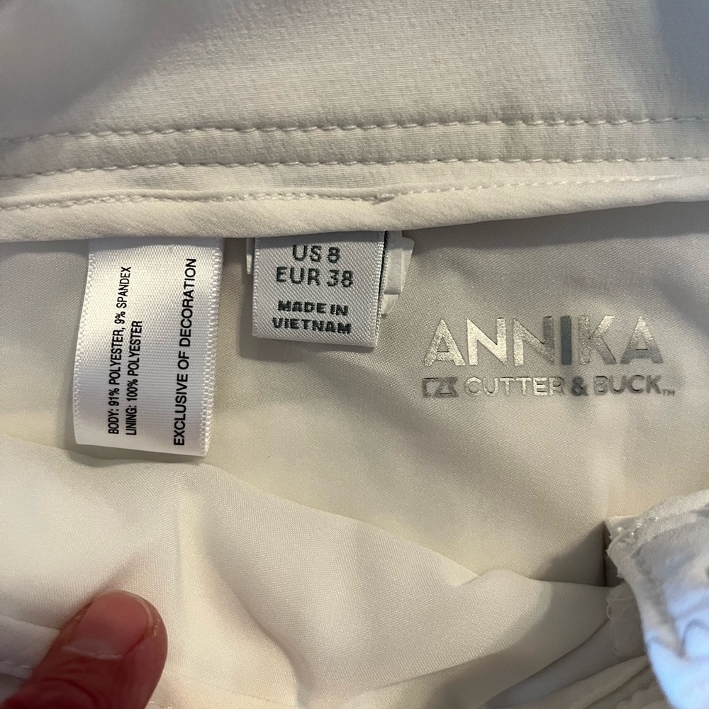 Annika Cutter & Buck white tennis golf Skirt size 8 EUC no visible flaws
Pockets - Picture 7 of 9